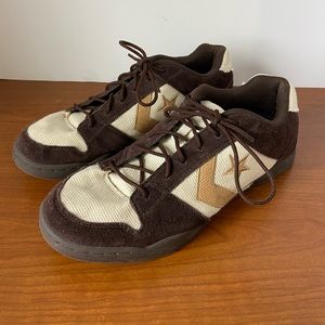 Skateboarding brown suede Converse